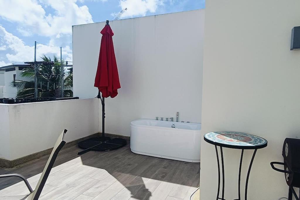 Bangtao 600m Laguna 3bdr 3,5bath With Jacuzzi And Bbq Up To 8 Guests 5 Nights Free Taxi Feriehus