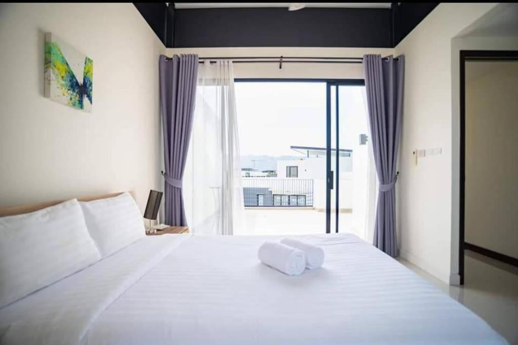 Bangtao 600m Laguna 3bdr 3,5bath With Jacuzzi And Bbq Up To 8 Guests 5 Nights Free Taxi Feriehus Phuket