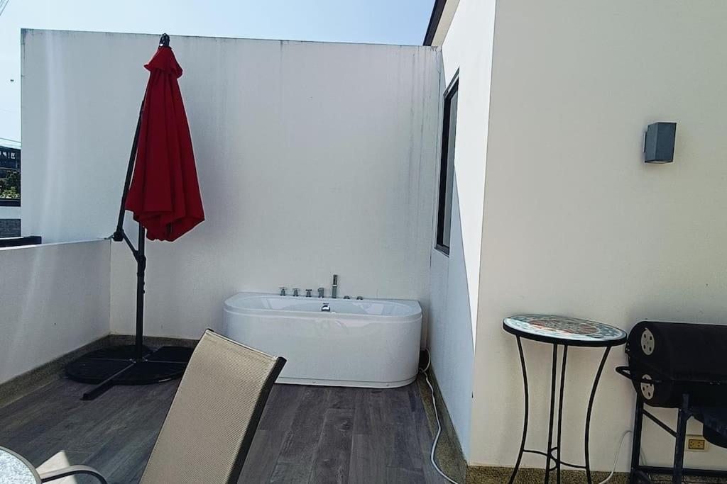 Feriehus Bangtao 600m Laguna 3bdr 3,5bath With Jacuzzi And Bbq Up To 8 Guests 5 Nights Free Taxi *